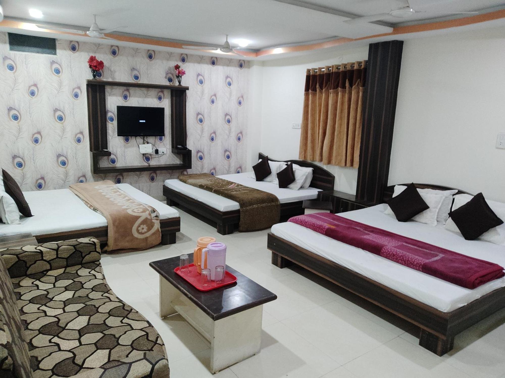 Hotel Vrandavan Palace Near Mahakal Temple اوجاين المظهر الخارجي الصورة