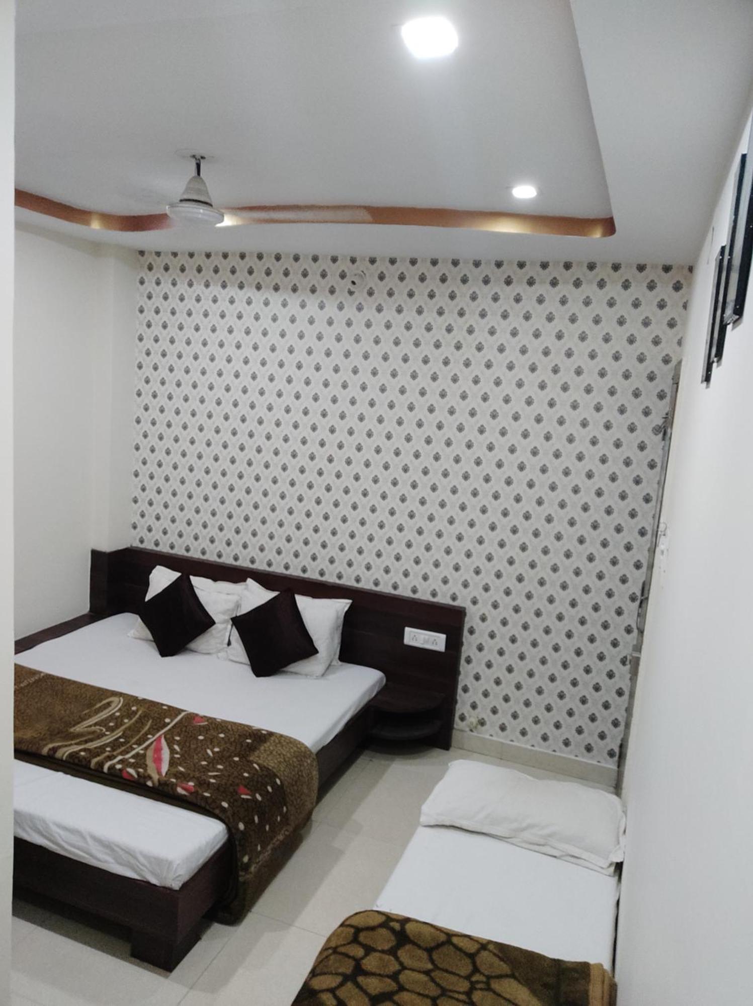 Hotel Vrandavan Palace Near Mahakal Temple اوجاين المظهر الخارجي الصورة
