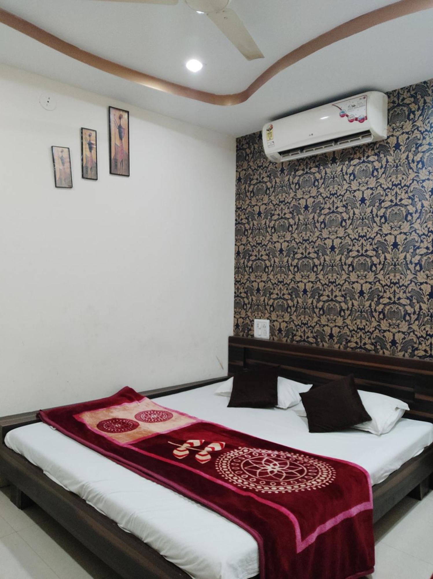 Hotel Vrandavan Palace Near Mahakal Temple اوجاين المظهر الخارجي الصورة