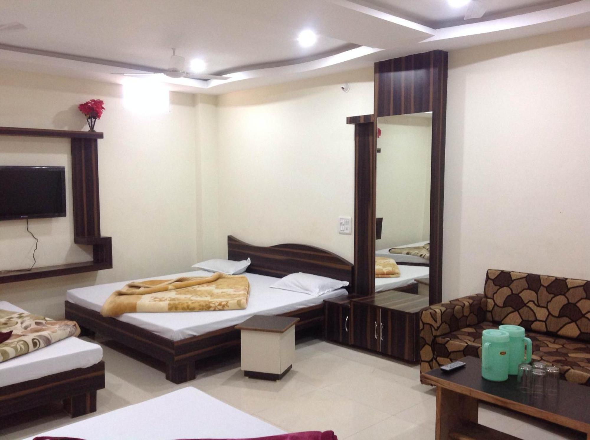 Hotel Vrandavan Palace Near Mahakal Temple اوجاين المظهر الخارجي الصورة