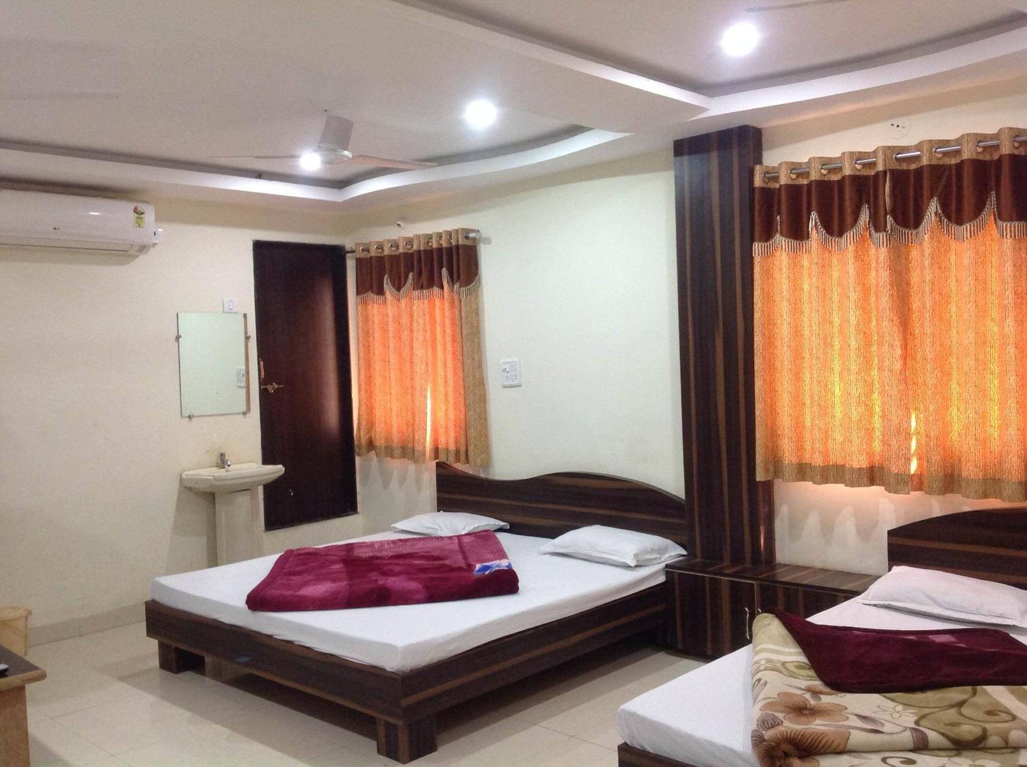 Hotel Vrandavan Palace Near Mahakal Temple اوجاين المظهر الخارجي الصورة