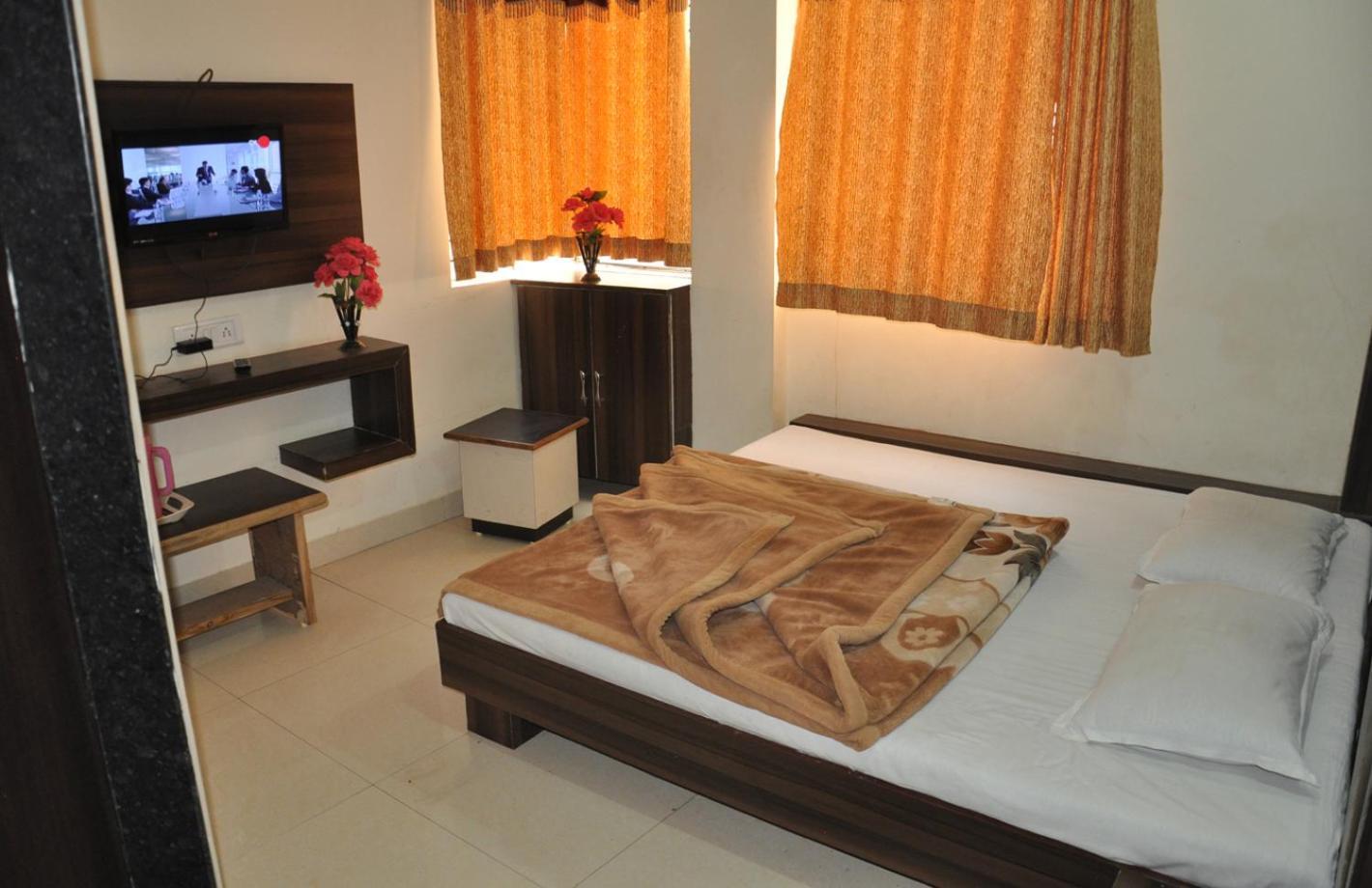 Hotel Vrandavan Palace Near Mahakal Temple اوجاين المظهر الخارجي الصورة