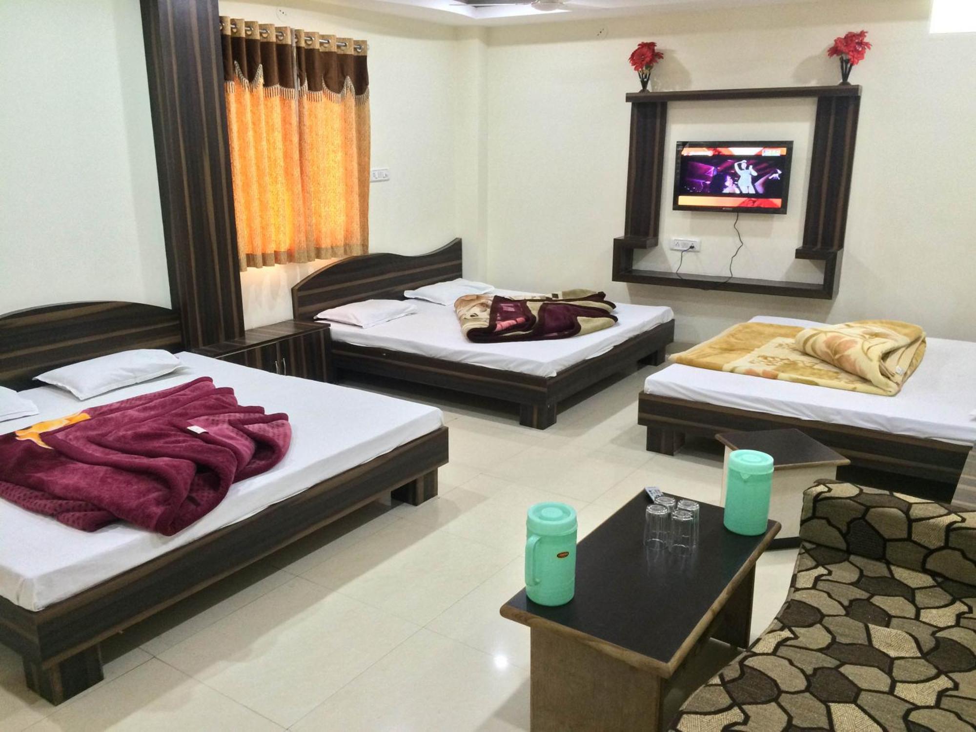 Hotel Vrandavan Palace Near Mahakal Temple اوجاين المظهر الخارجي الصورة