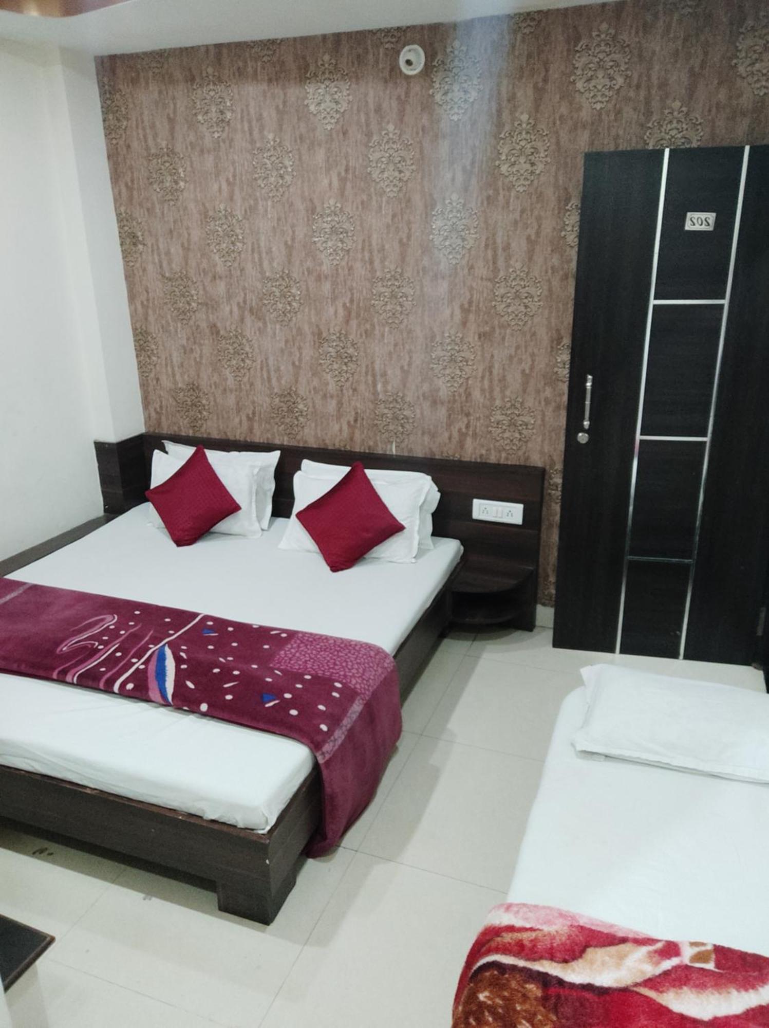 Hotel Vrandavan Palace Near Mahakal Temple اوجاين المظهر الخارجي الصورة