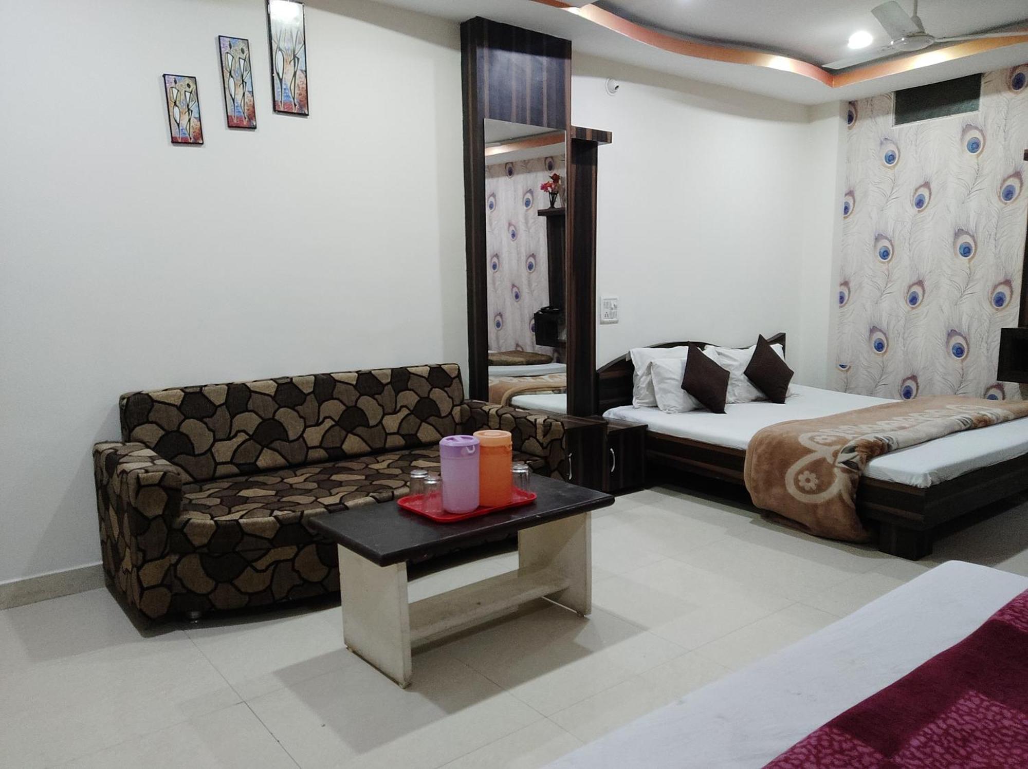 Hotel Vrandavan Palace Near Mahakal Temple اوجاين المظهر الخارجي الصورة