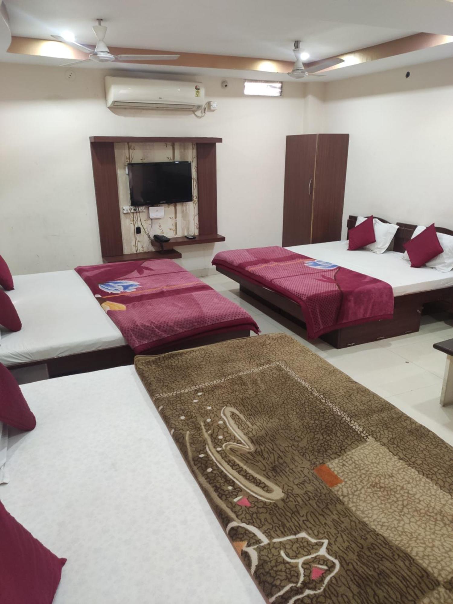 Hotel Vrandavan Palace Near Mahakal Temple اوجاين المظهر الخارجي الصورة