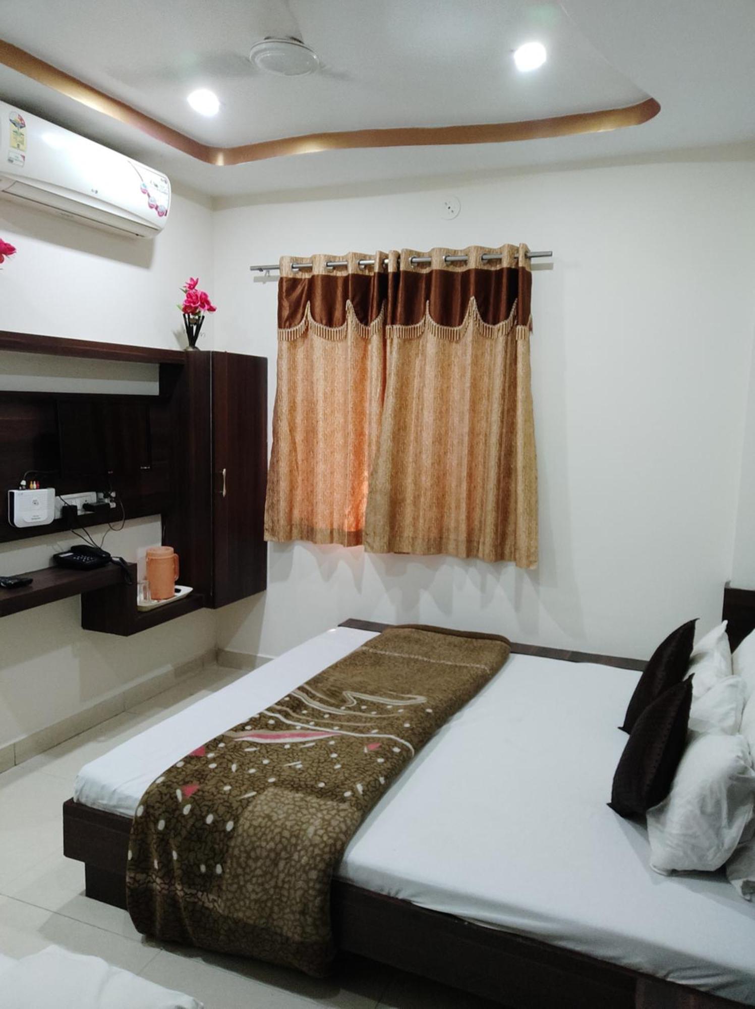 Hotel Vrandavan Palace Near Mahakal Temple اوجاين المظهر الخارجي الصورة