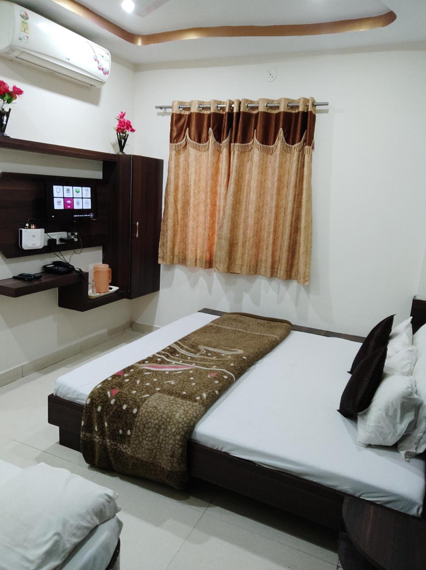 Hotel Vrandavan Palace Near Mahakal Temple اوجاين المظهر الخارجي الصورة